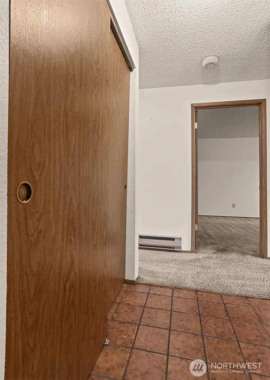 9020 25th Avenue Sw #201, Seattle, WA 98106 - Image #3