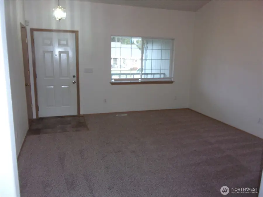 1128 123rd Street Ct E, Tacoma, WA 98445 - Image #2