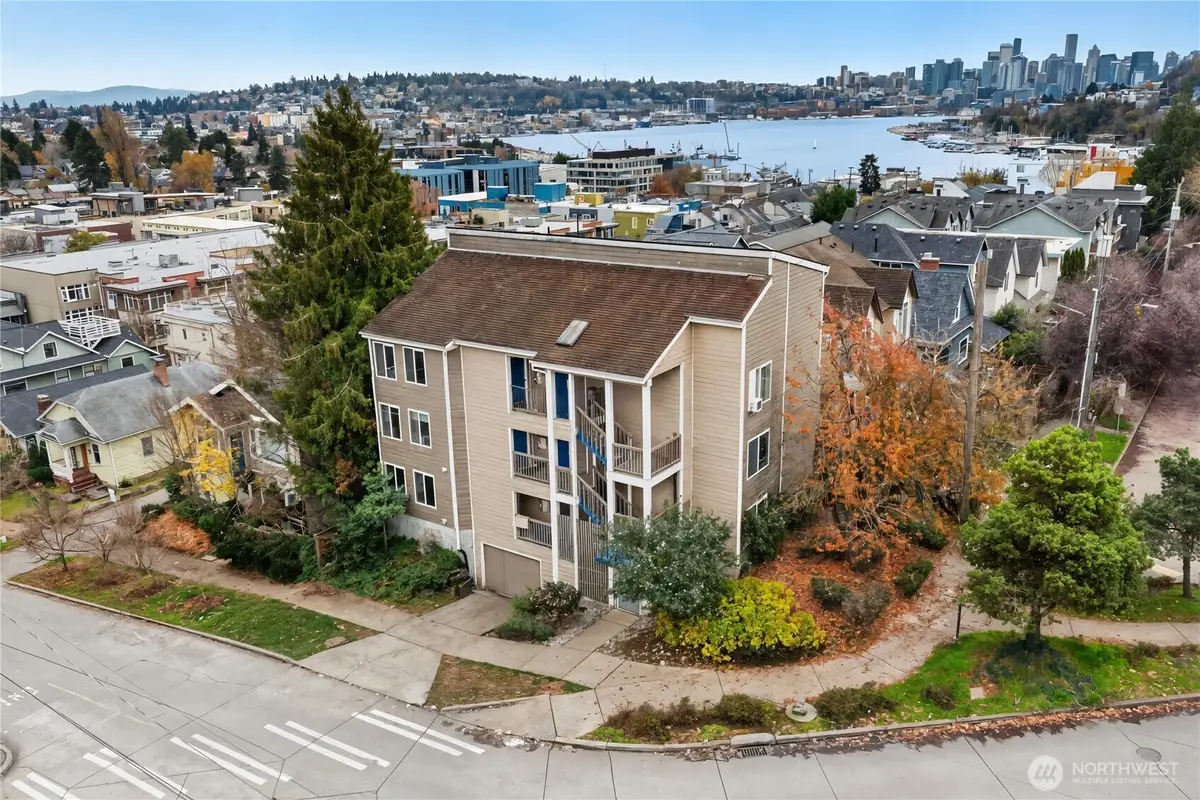 3660 Whitman Avenue N, Seattle, WA 98103 - Image #1