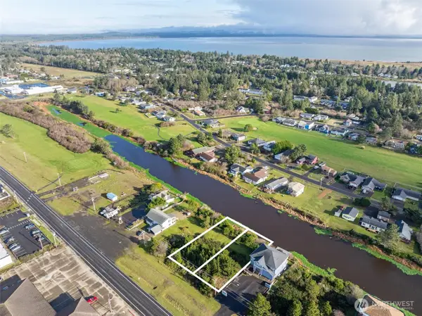 564 & 568 Point Brown Avenue Ne, Ocean Shores, WA 98569