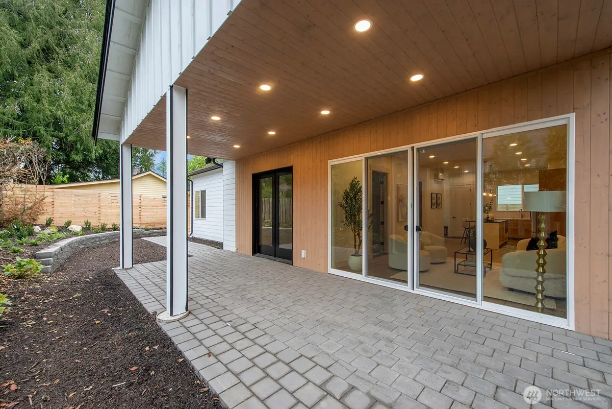 10811 24th Avenue Ne, Seattle, WA 98125 - Image #1