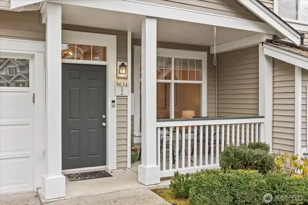 9634 179th Place Ne #2, Redmond, WA 98052