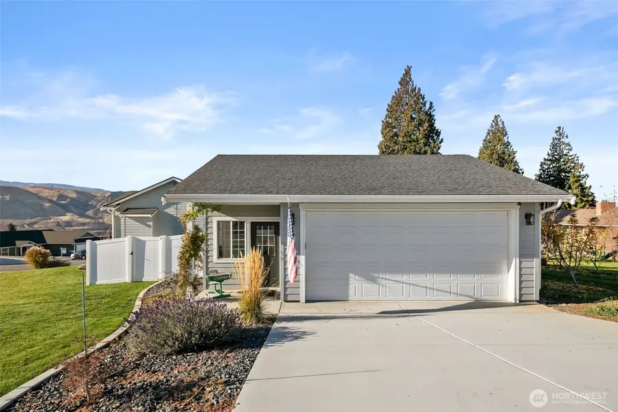 632 S Newton Avenue, East Wenatchee, WA 98802 - Image #2