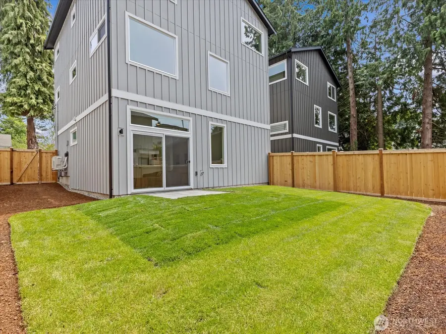 9017 Dibble Avenue Nw, Seattle, WA 98117 - Image #2