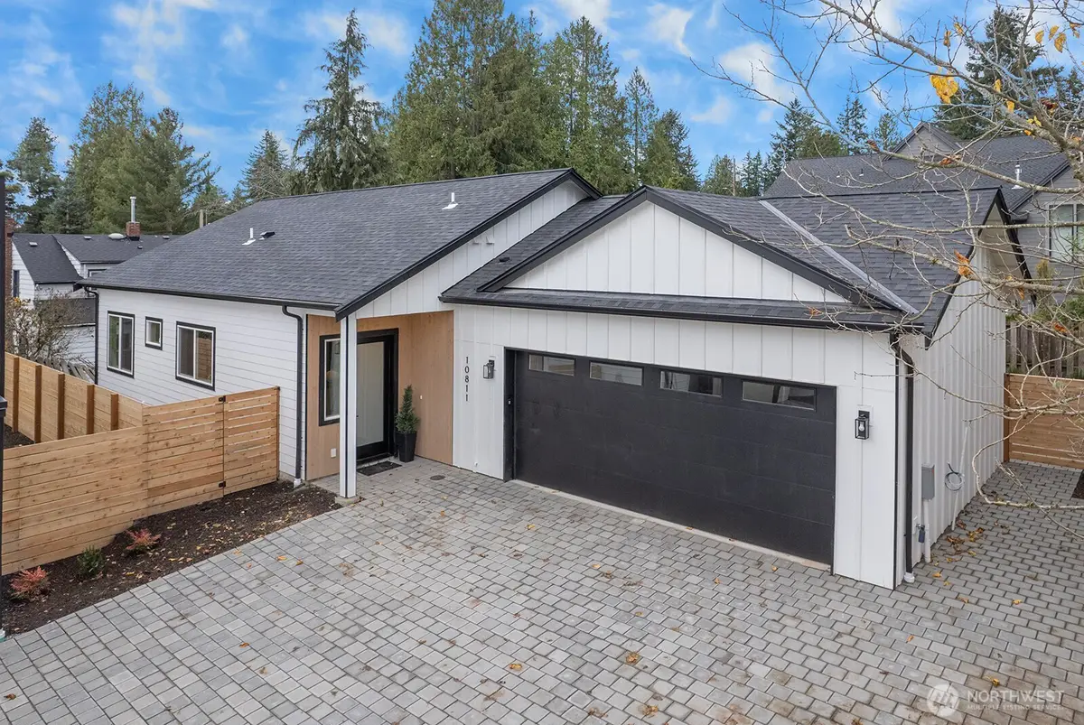 10811 24th Avenue Ne, Seattle, WA 98125 - Image #1