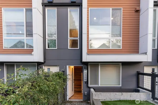 9030 18th Avenue Sw #B, Seattle, WA 98106