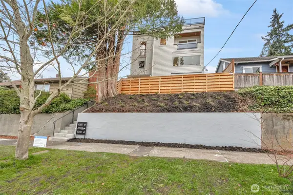 4048 32nd Avenue W, Seattle, WA 98199