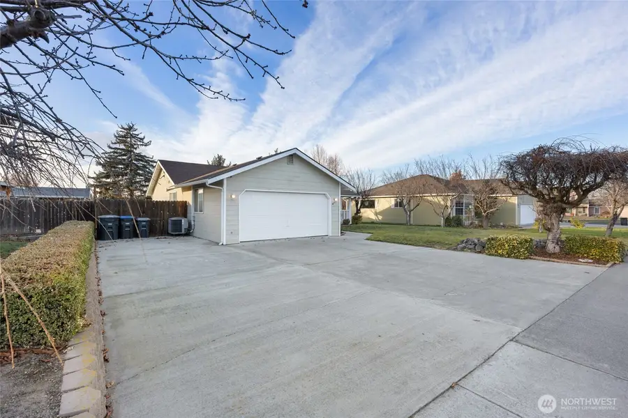 2214 S Belair Drive, Moses Lake, WA 98837 - Image #2