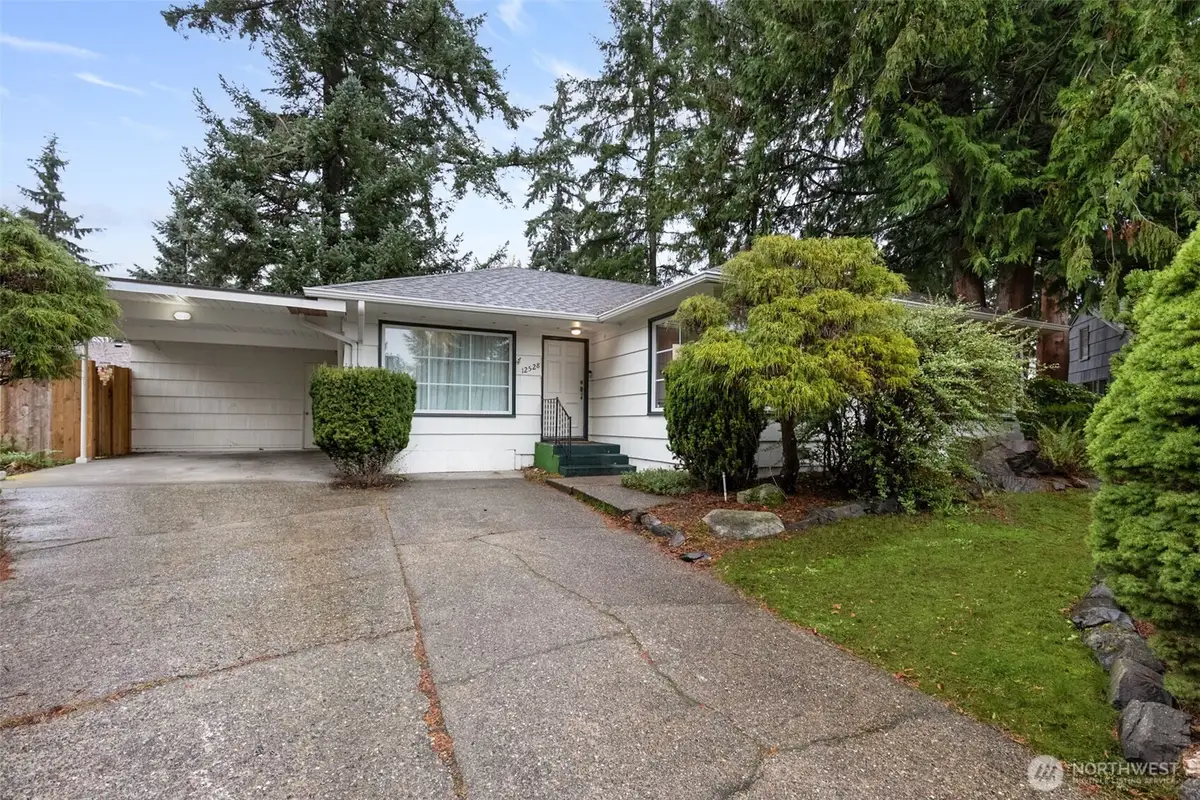 12528 24th Avenue Ne, Seattle, WA 98125 - Image #1