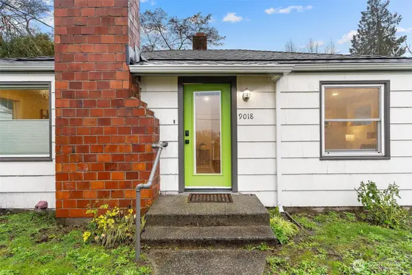 9018 14th Avenue Sw, Seattle, WA 98106