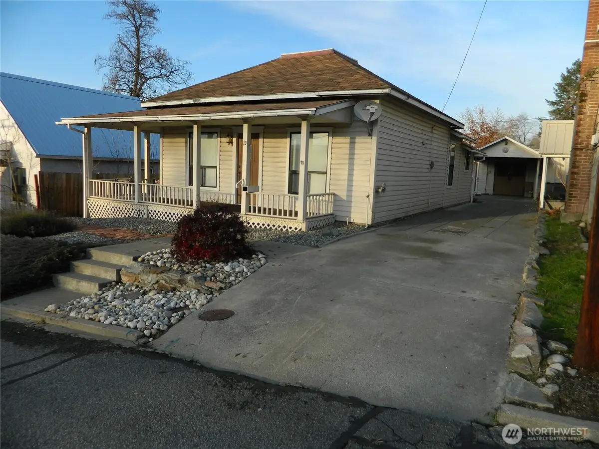 19 3rd Street E, Tonasket, WA 98855 - Image #1