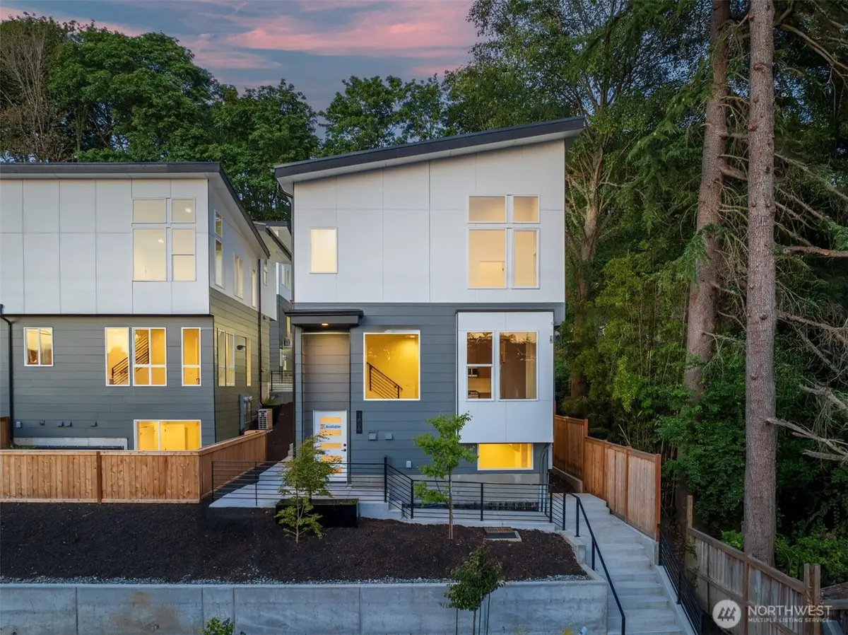 1806 28th Avenue S, Seattle, WA 98144 - Image #1