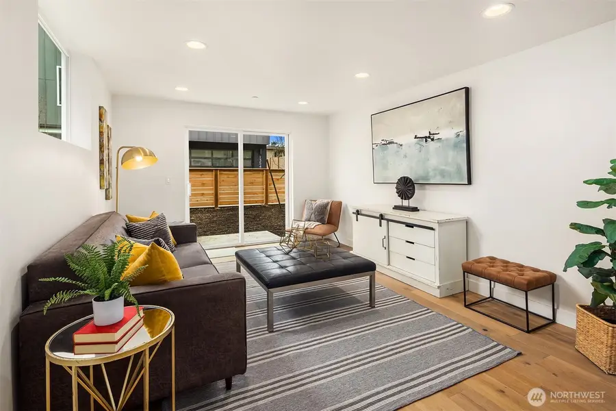 13548 39th Avenue Ne, Seattle, WA 98125 - Image #2