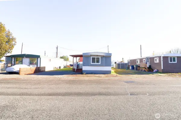 1421 S Cedar St. #82, Kennewick, WA 99337