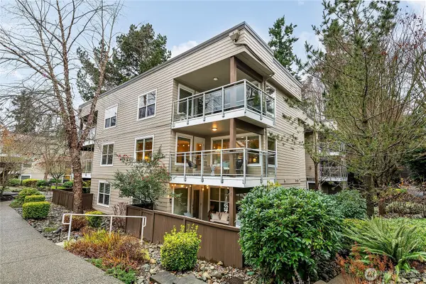 23015 Edmonds Way #A214, Edmonds, WA 98020