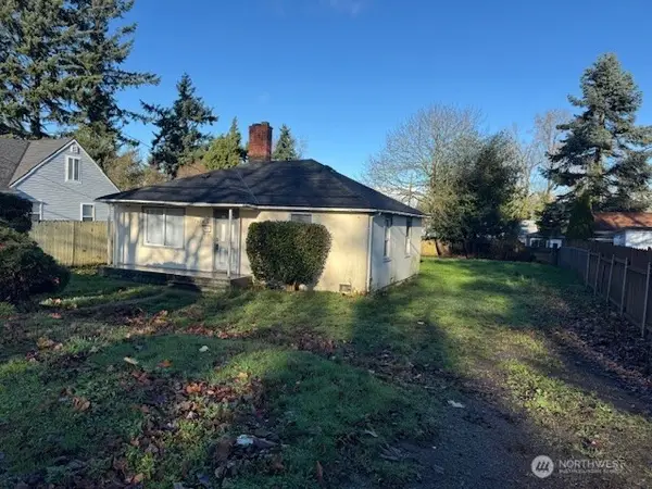 7464 S 118th Place, Seattle, WA 98178