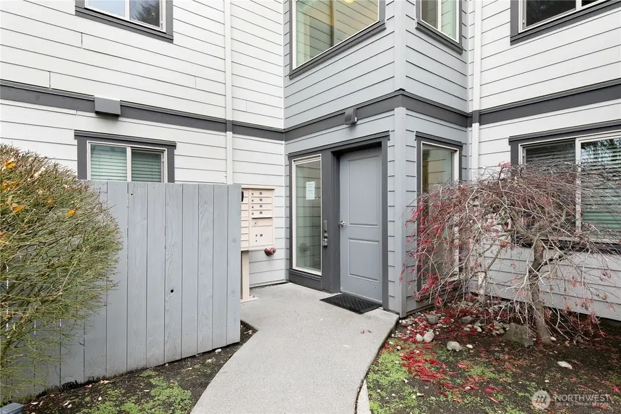 3204 81st Place Se #B202, Mercer Island, WA 98040 - Image #2