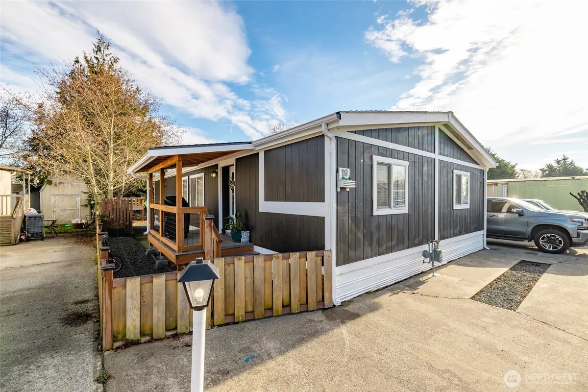 700 NW Crosby Avenue #19, Oak Harbor, WA 98277 - Image #1