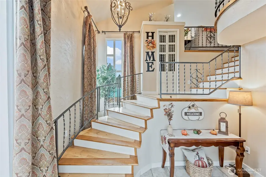 809 N Kenroy Terrace, East Wenatchee, WA 98802 - Image #2