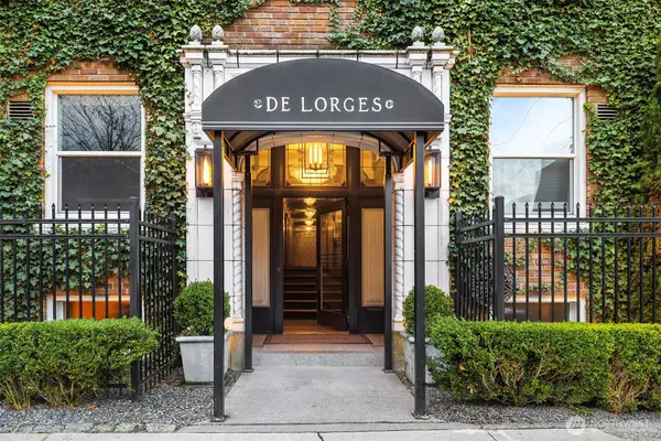 325 Harvard Avenue E #302, Seattle, WA 98102