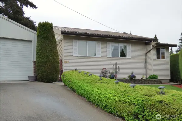 326 Prestwick Drive, Camano Island, WA 98282