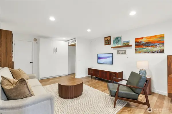 335 Heather Road #208, Everett, WA 98203