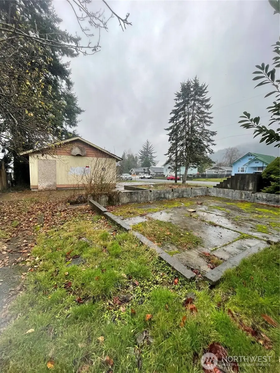 1143 Gaylord Street #11 and 12 less E 50 bal, Raymond, WA 98577 - Image #3