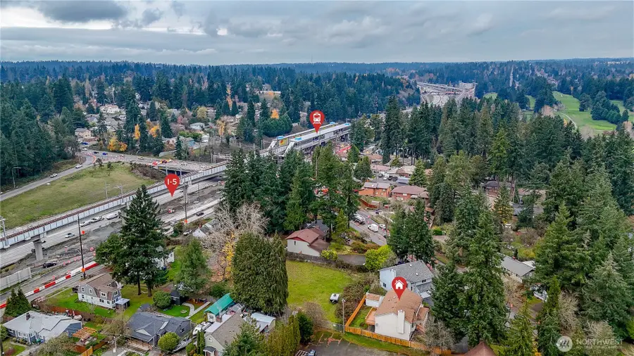 12725 Roosevelt Way Ne, Seattle, WA 98125 - Image #3