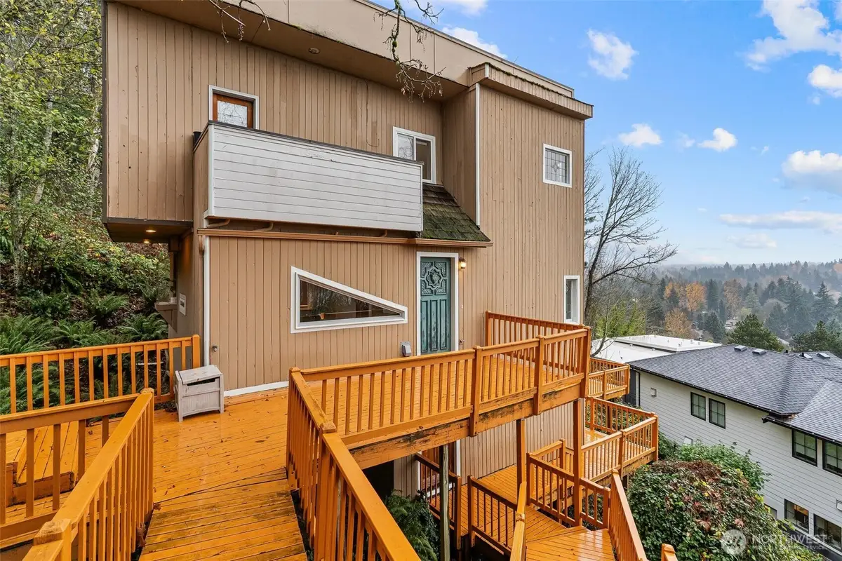 11804 90th Avenue Ne, Kirkland, WA 98034 - Image #1