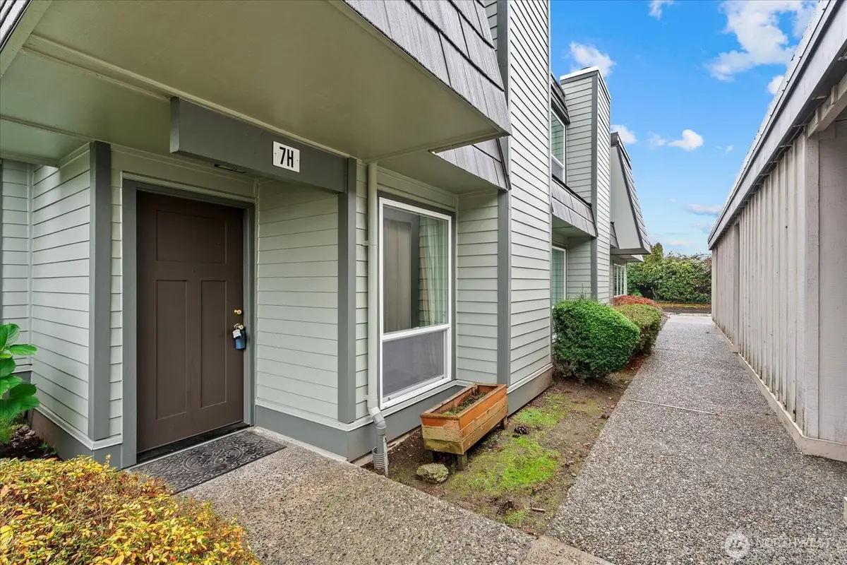 12600 4th Avenue W #7H, Everett, WA 98204 - Image #1