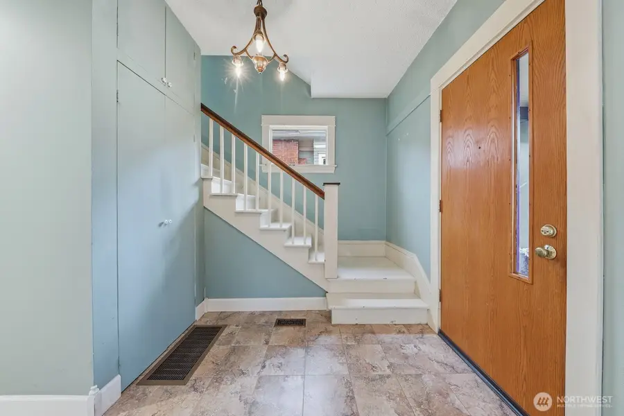 6519 17th Street Nw, Seattle, WA 98117 - Image #3