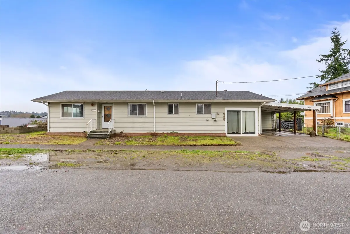 404 Eleventh Street, Raymond, WA 98577 - Image #1