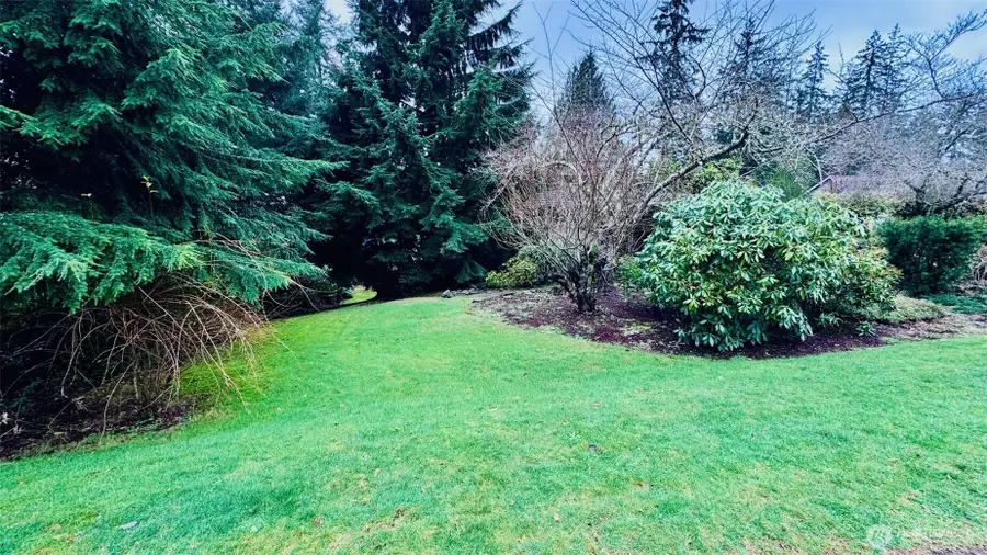 350 E Fairway Drive, Allyn, WA 98524 - Image #3