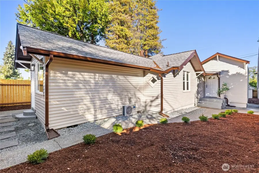 7310 35th Avenue Sw, Seattle, WA 98126 - Image #2