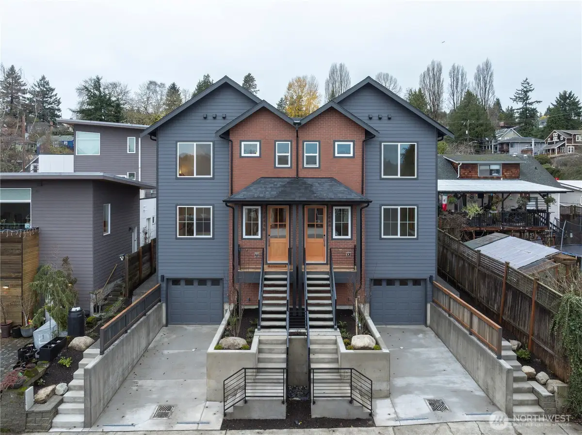 2844 22nd Avenue W, Seattle, WA 98199 - Image #1