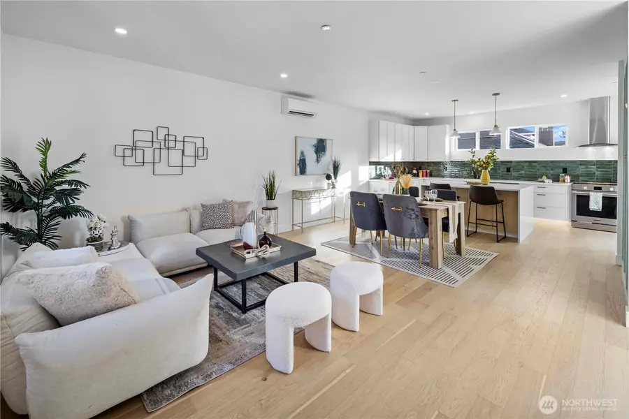 6014 35th Avenue Ne, Seattle, WA 98115 - Image #2