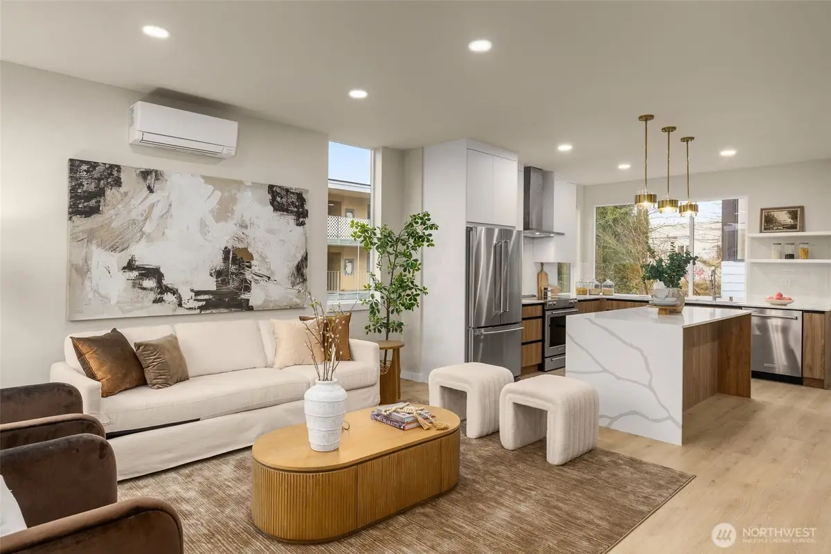 1012 NE 70th Street, Seattle, WA 98115 - Image #1