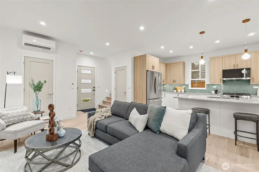 3542 S Dawson Street, Seattle, WA 98118 - #2