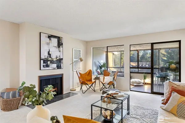 11025 Glen Acres Drive S #D, Seattle, WA 98168