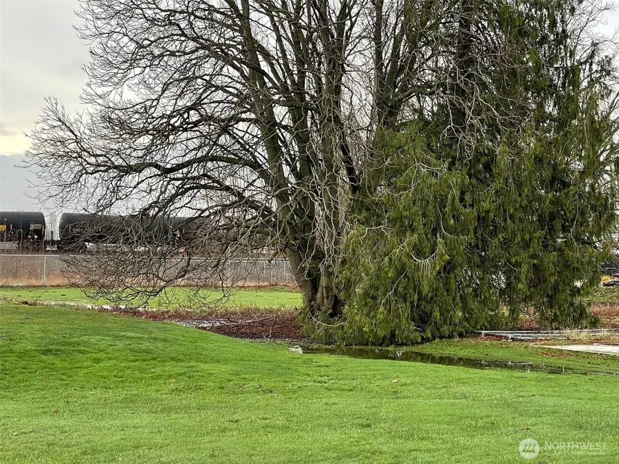 3823 Old Highway 99 South Road, Mount Vernon, WA 98273 - Image #2