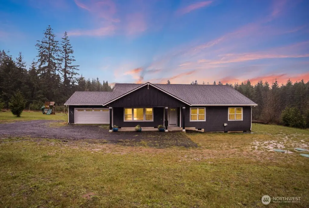 981 Schaffran Road, Castle Rock, WA 98611 - Image #1
