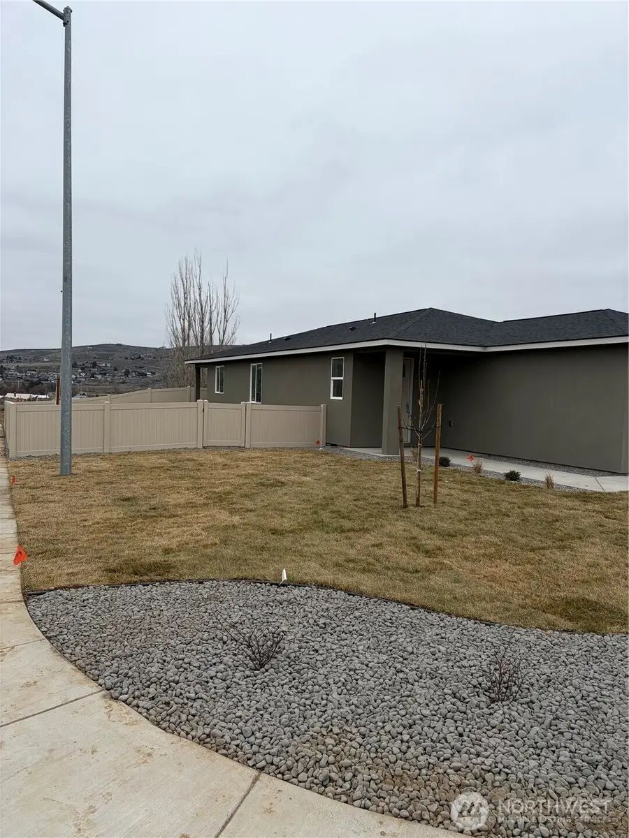 915 Ivy Street Ne, Ephrata, WA 98823 - Image #3