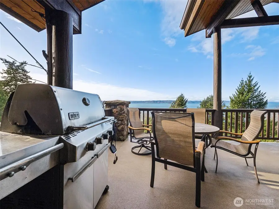 15926 Maplewild Avenue Sw, Seattle, WA 98166 - Image #2