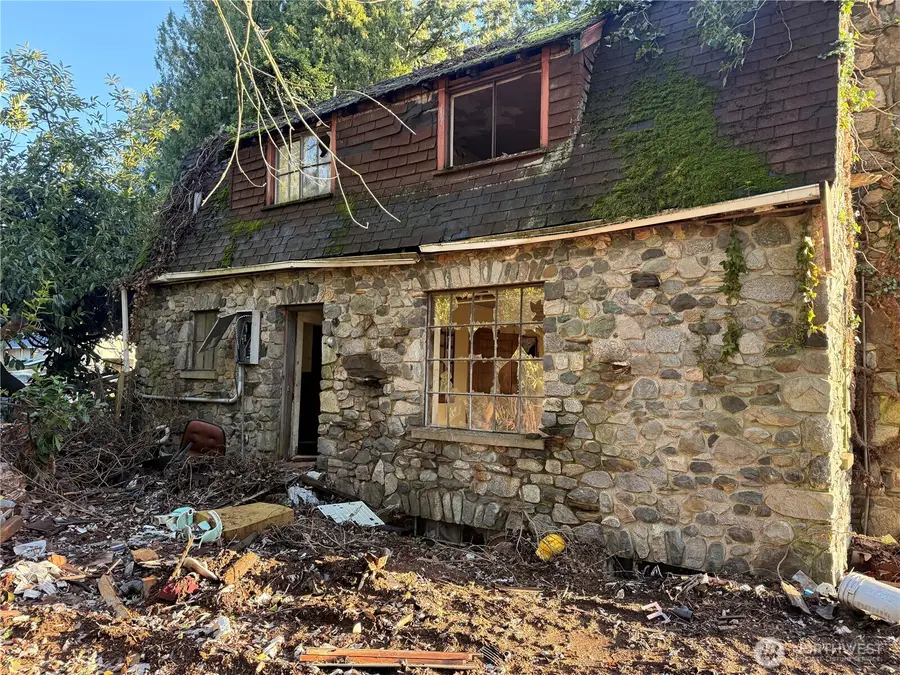 12649 16th Avenue S, Seattle, WA 98168 - Image #2