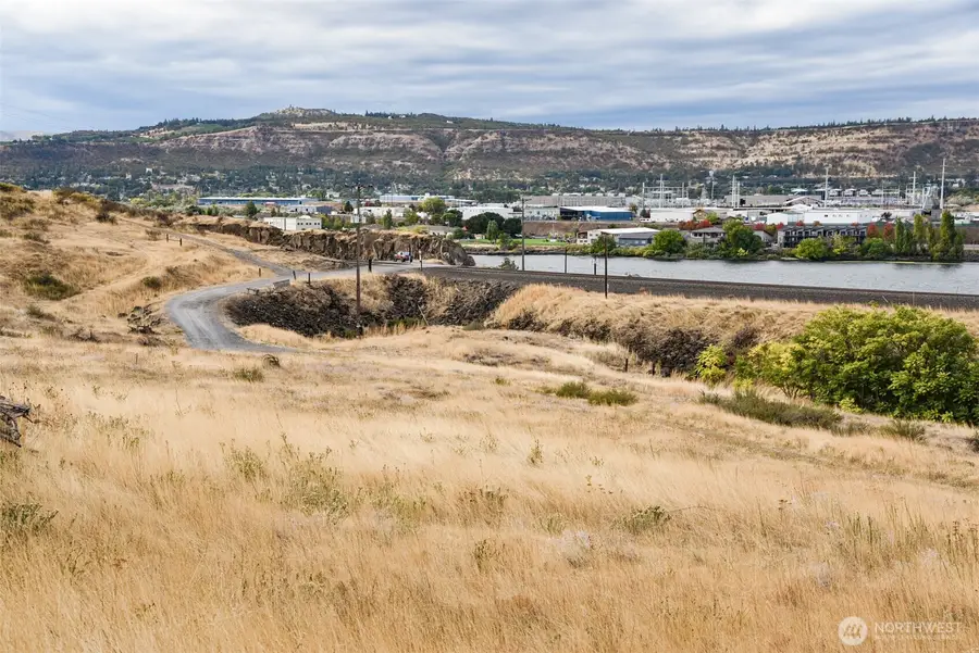 715 Garden Lane, Dallesport, WA 98617 - Image #3