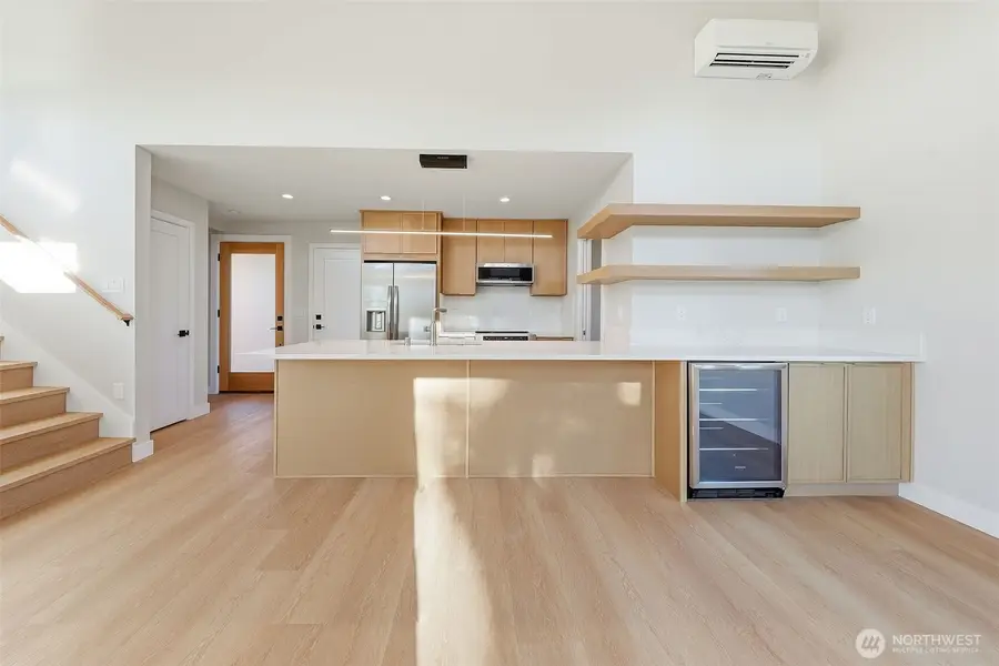 11740 Phinney Ave N, Seattle, WA 98133 - Image #2