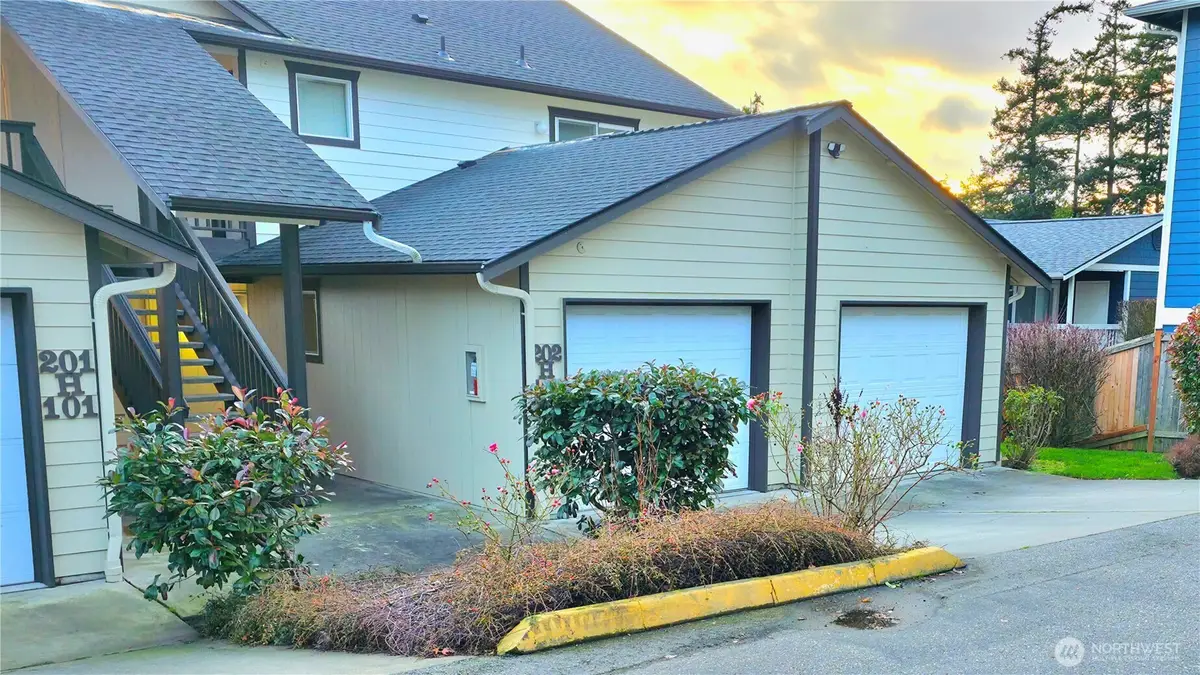 30875 State Route 20 #H102, Oak Harbor, WA 98277 - Image #1