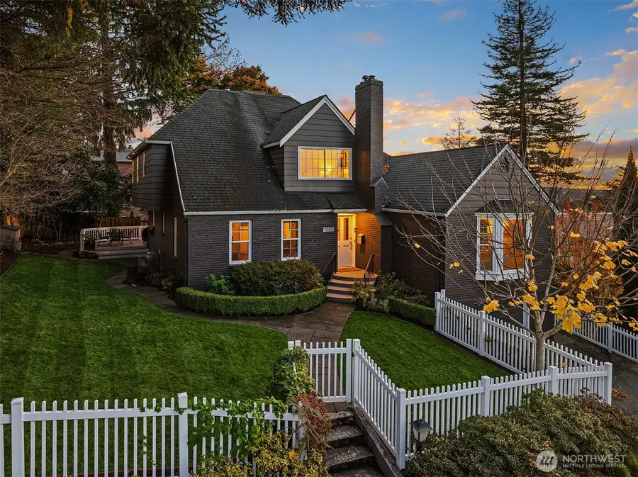 4525 NE 41st Street, Seattle, WA 98105 - Image #2