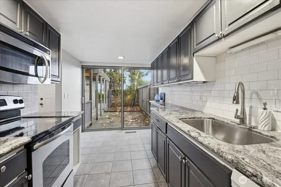 1596 Aberdeen Court Se, Renton, WA 98055 - Image #3