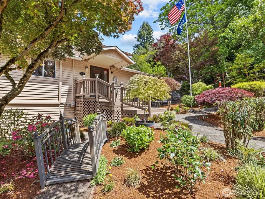 2540 E Phinney Bay Place, Bremerton, WA 98312 - #3